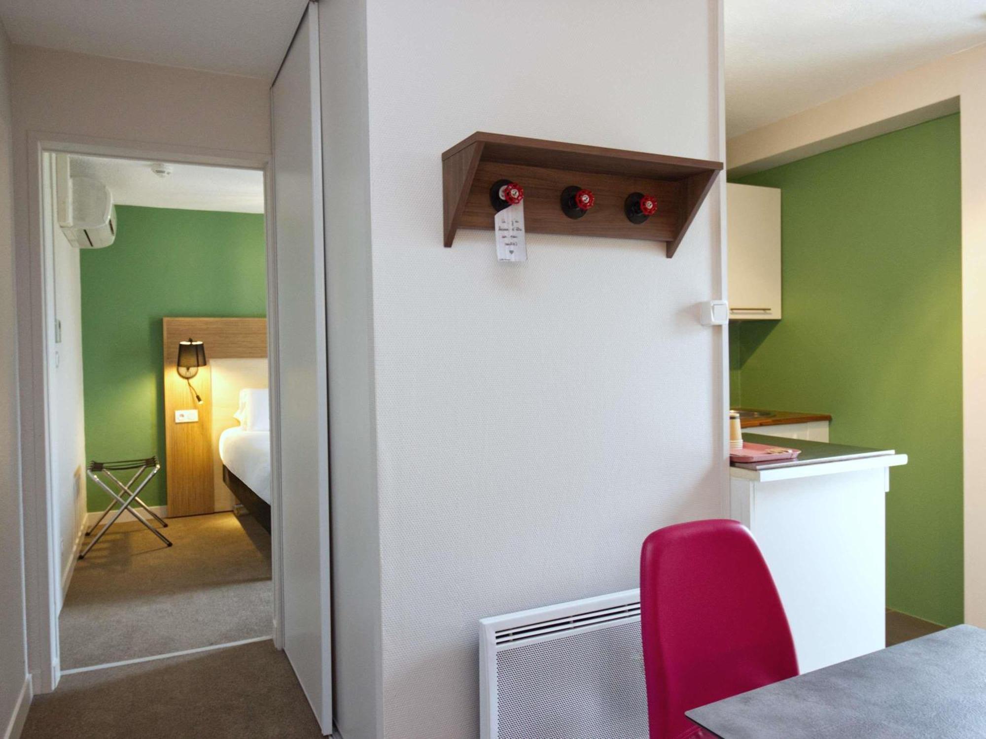Greet Hotel Dijon Sud Лонвик Экстерьер фото